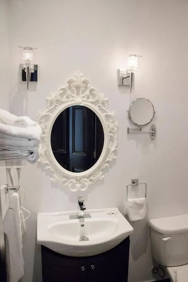 Appart hôtel Dr. Penfield By Bouticstay Montréal